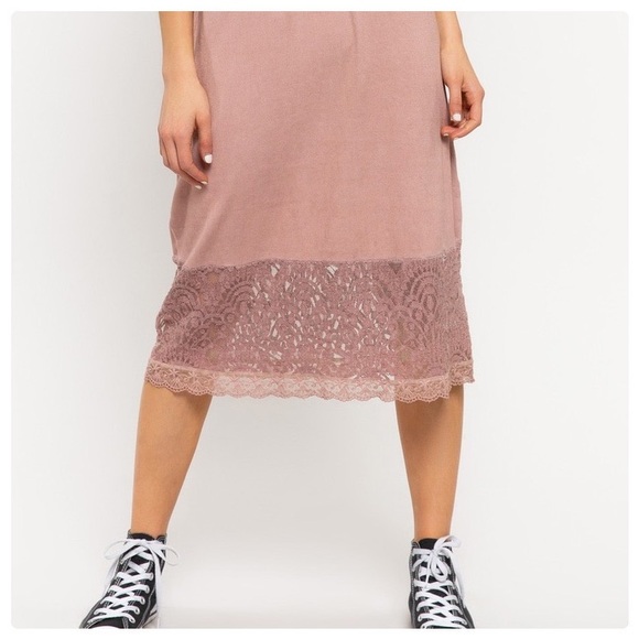 POL Jersey Lace Panel Midi Dress - Picture 10 of 14